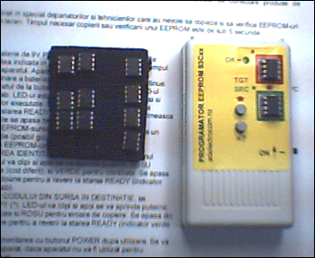 Programator EEPROM serial 93Cxx cu si fara conectare la PC Programator EEPROM serial 93Cxx cu si fara conectare la PC